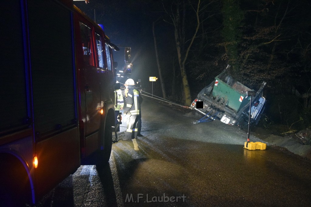 Container LKW umgestuerzt Koeln Brueck Bruecker- Dellbruecker Mauspfad P312.JPG - Miklos Laubert